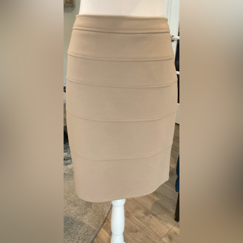 NWT Adrienne Vittadini Studio Tiered Bandage Pencil Skirt - Beige - Size 10